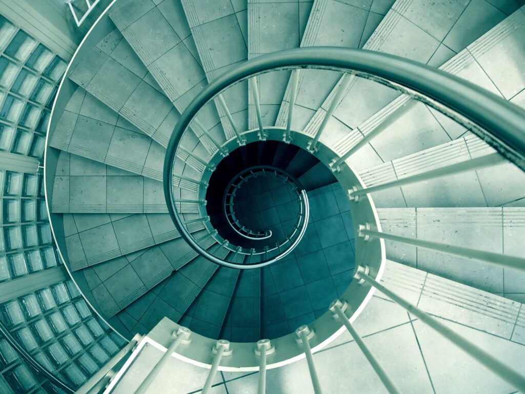 spiral, staircase, stairwell-926736.jpg